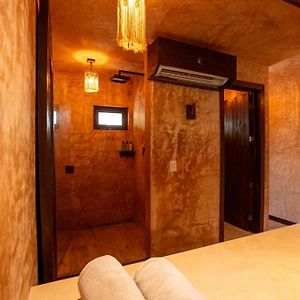 Private Jungle Room